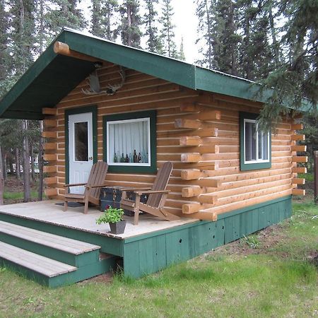 Six Mile River Resort Tagish Стая снимка