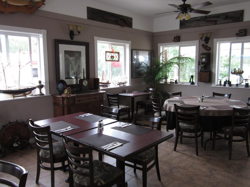 Six Mile River Resort Tagish Екстериор снимка