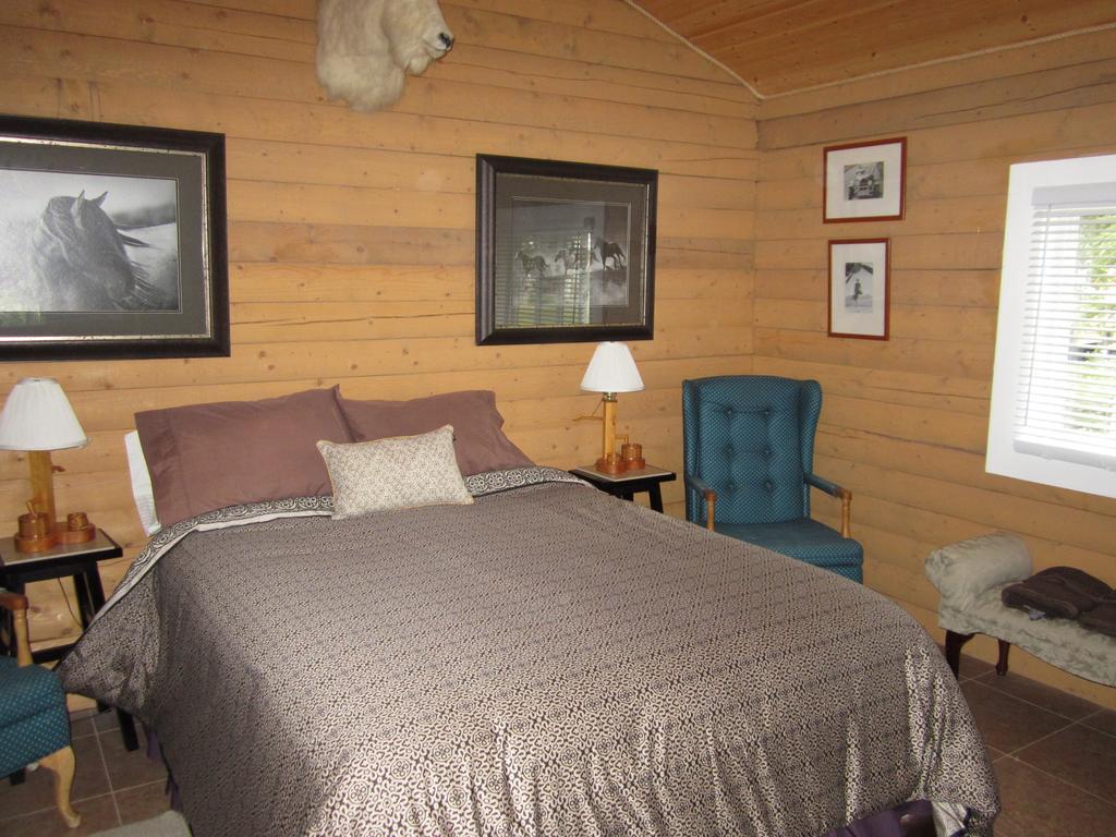 Six Mile River Resort Tagish Стая снимка