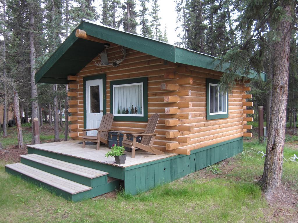 Six Mile River Resort Tagish Стая снимка